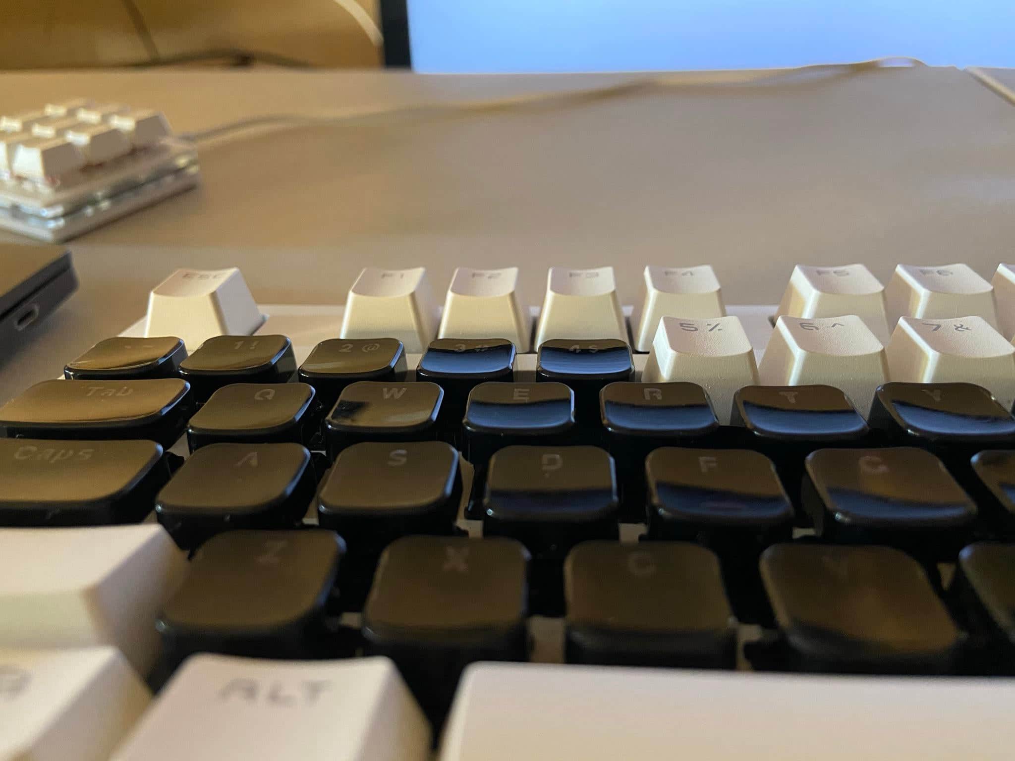 customizable mechanical keyboard